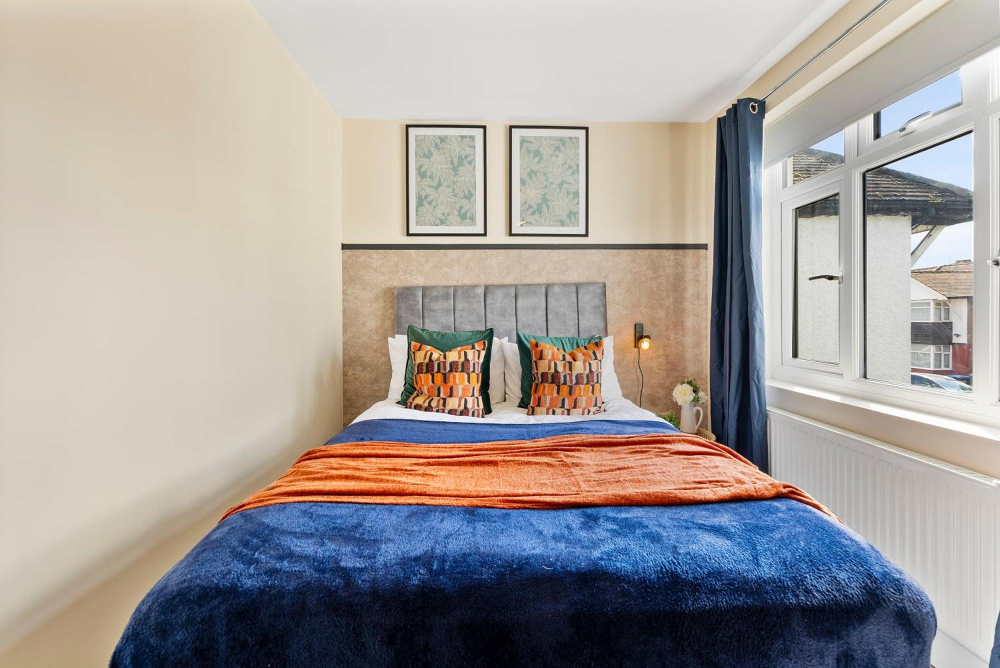 Stylish Wembley Gem - Parking -Sleeps 14 Villa Londen Buitenkant foto