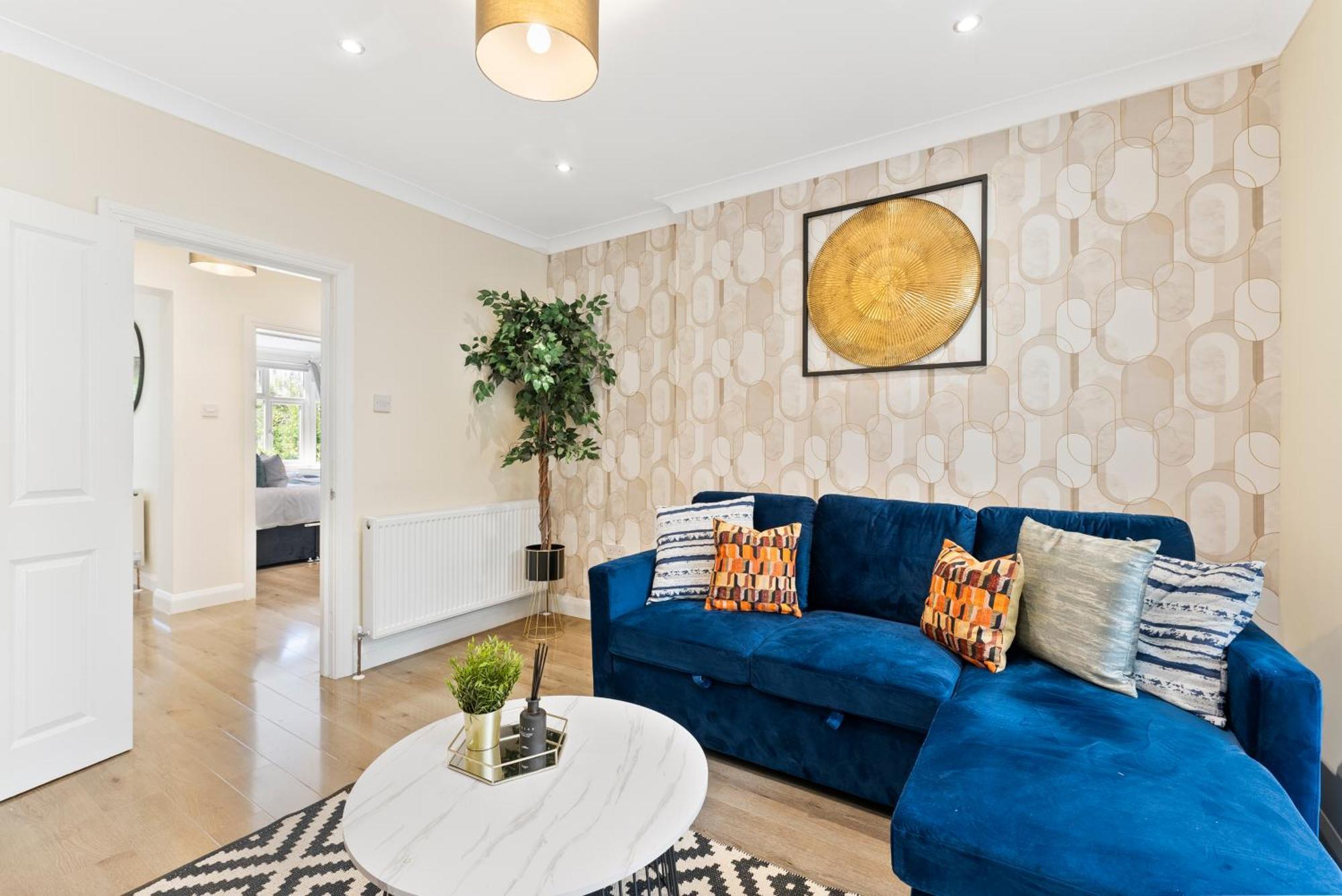 Stylish Wembley Gem - Parking -Sleeps 14 Villa Londen Buitenkant foto